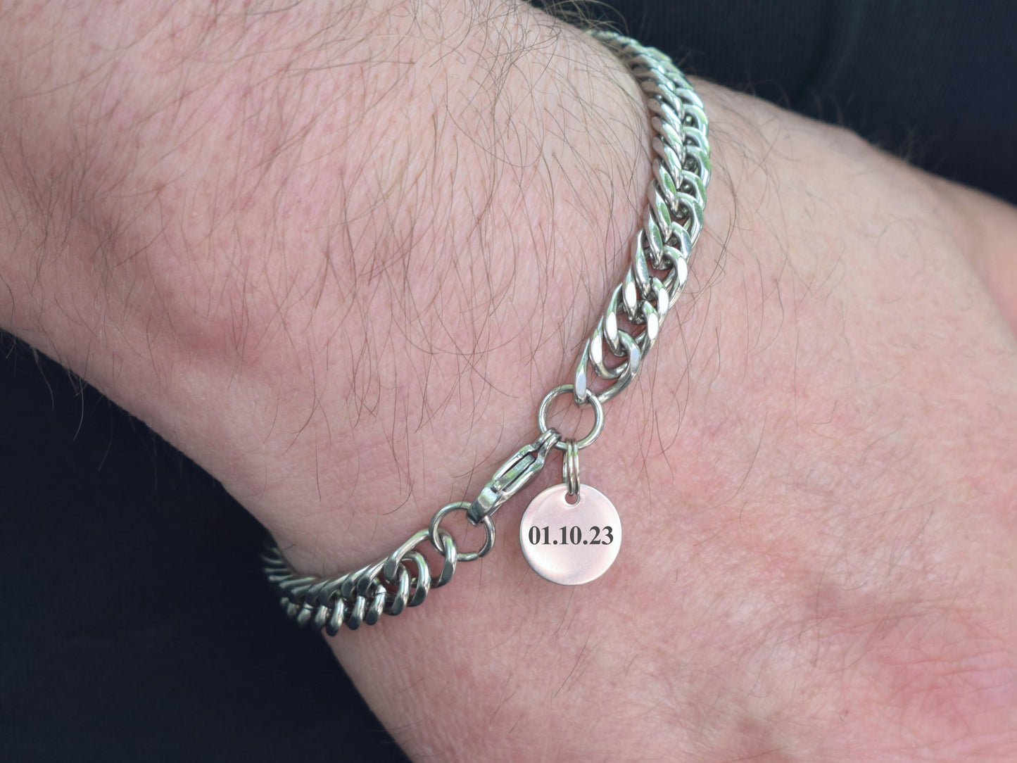 Chain bracelet man with first anniversary date